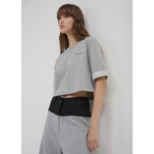 T-shirt crop con scritta