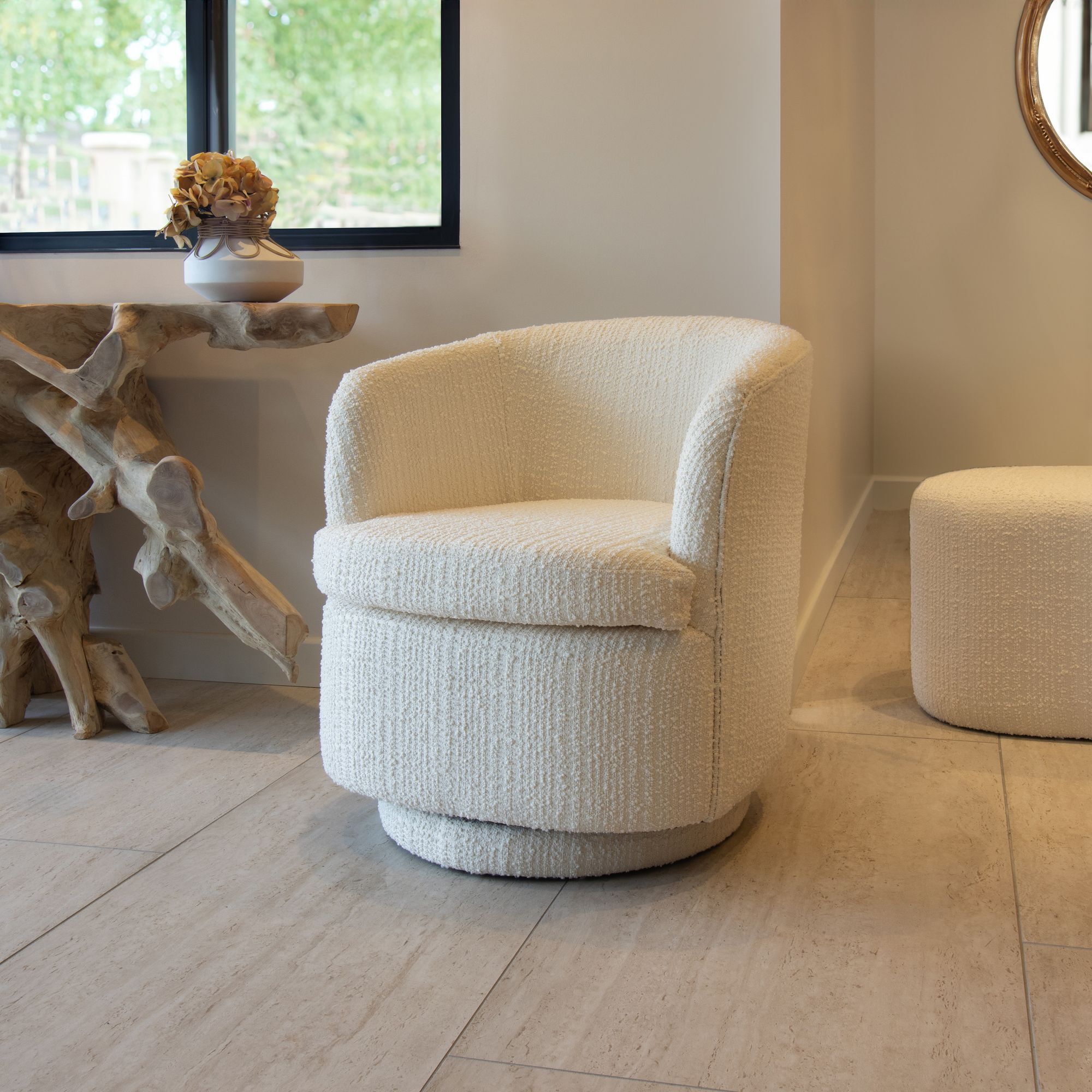 Fauteuil pivotant en bouclette blanche avec coffre de rangement  MALO