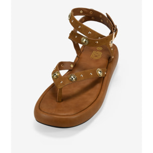 Sandalias de dedo cuero con tachuelas y plataforma