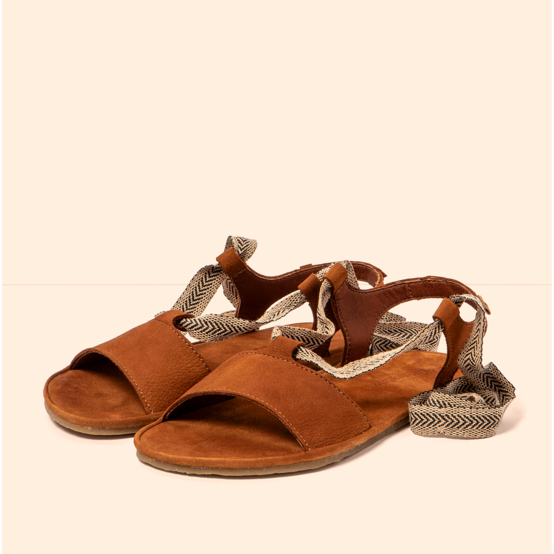 Sandalias N5685 NOBUCK LAVADO CUERO/SATYA color Cuero