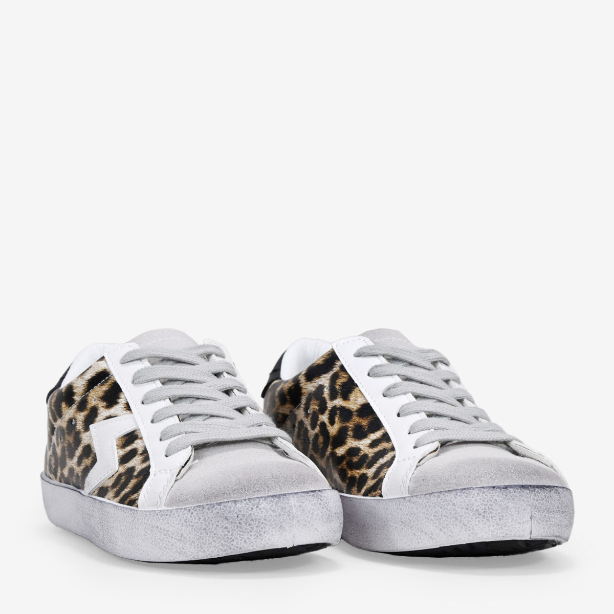 Zapatillas deportivas leopardo con cordones