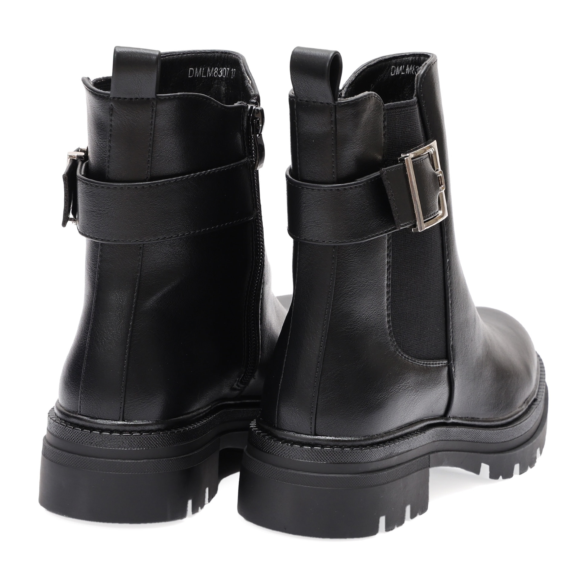 Stivaletto in simil pelle con elastico laterale e fibbia dorata