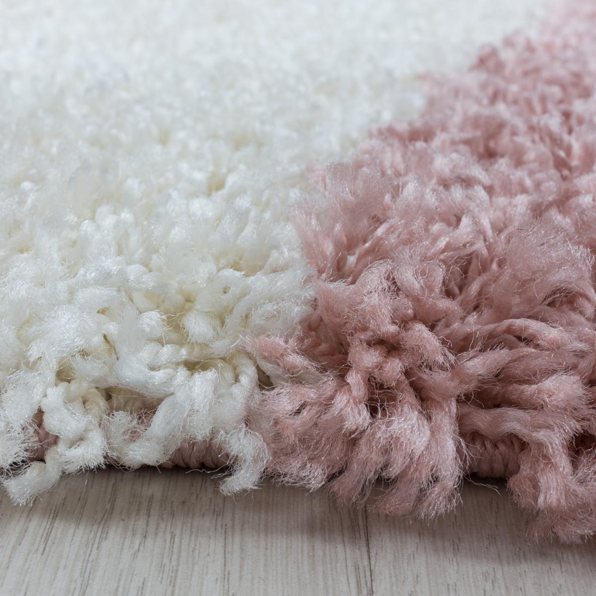 Tapis shaggy tissé motif géométrique MERA