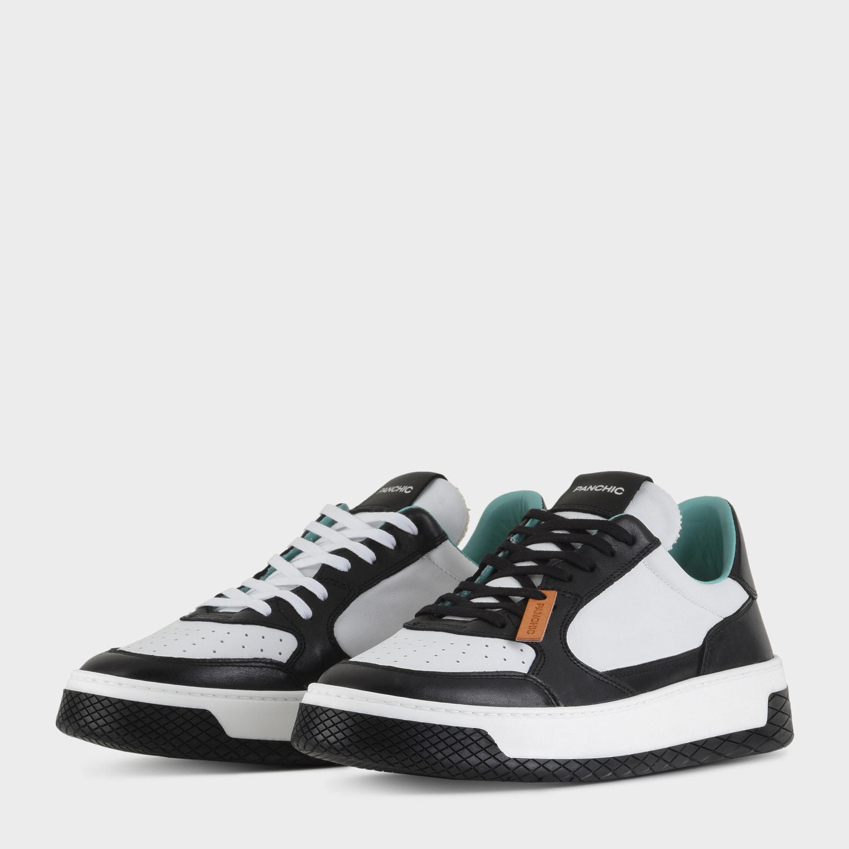 SNEAKER LOW P02 UOMO IN PELLE BIANCO-NERO