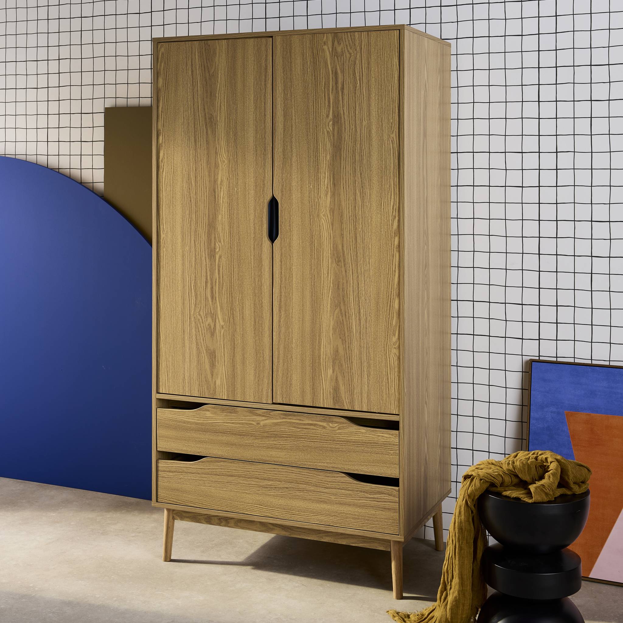 Armoire dressing vintage effet frêne 2 portes. 2 tiroirs. 1 tringle