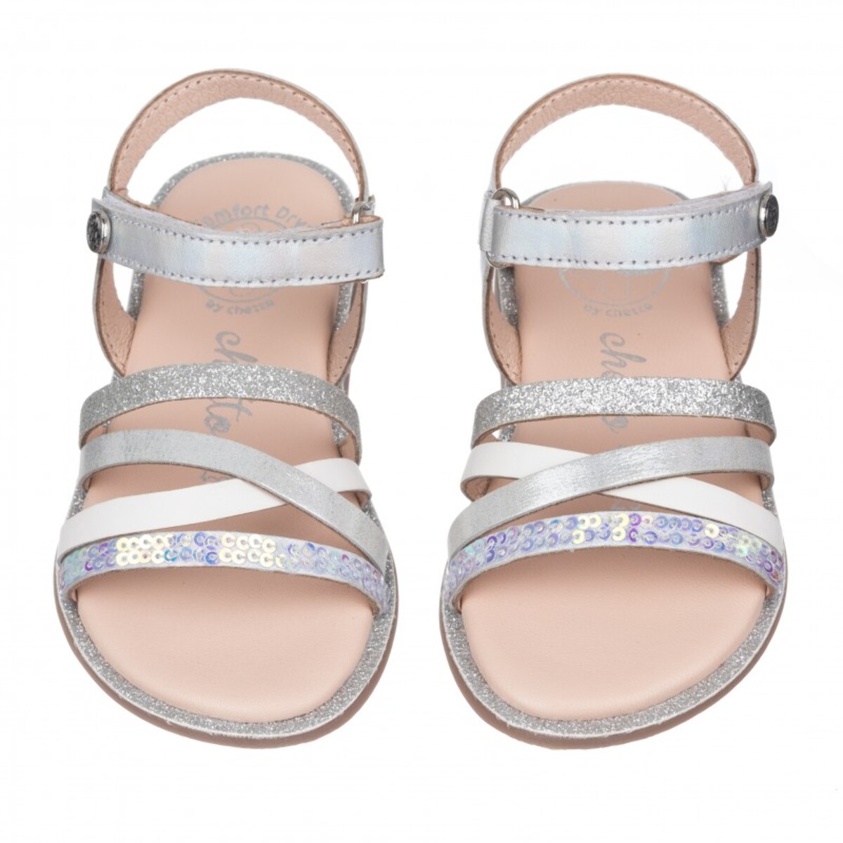 Sandalia en piel con tiras y cierre  velcro