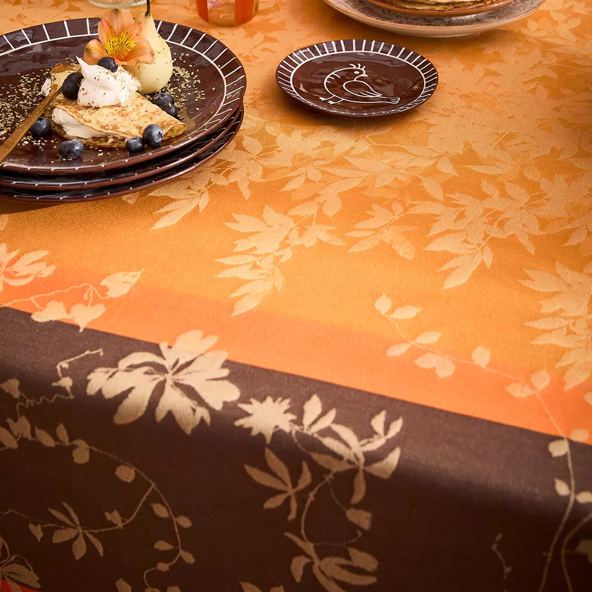 Nappe pur coton 220 g/m² motif jacquard orange marron Mille lierres automne