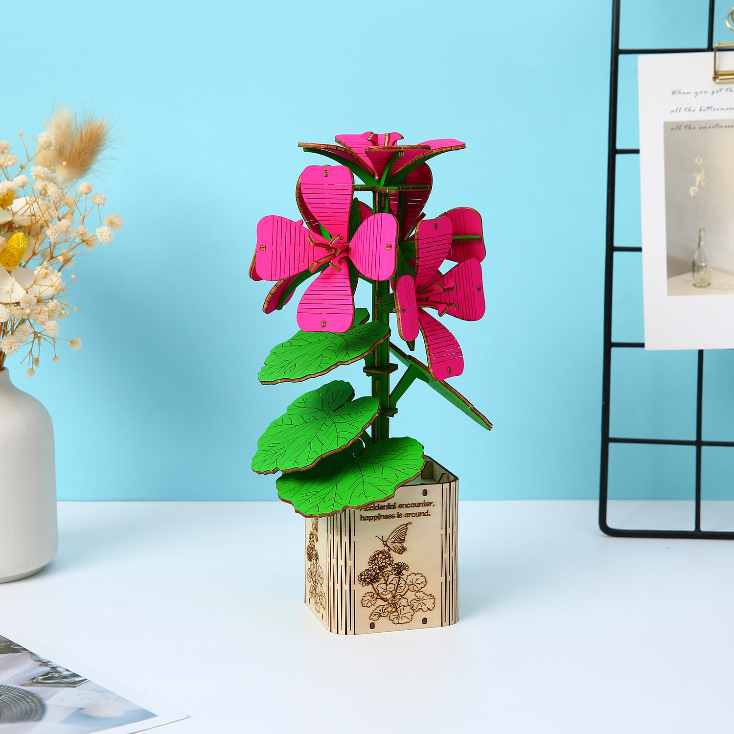 Maqueta de Madera 3D, diseño de Geranio. 128 piezas.