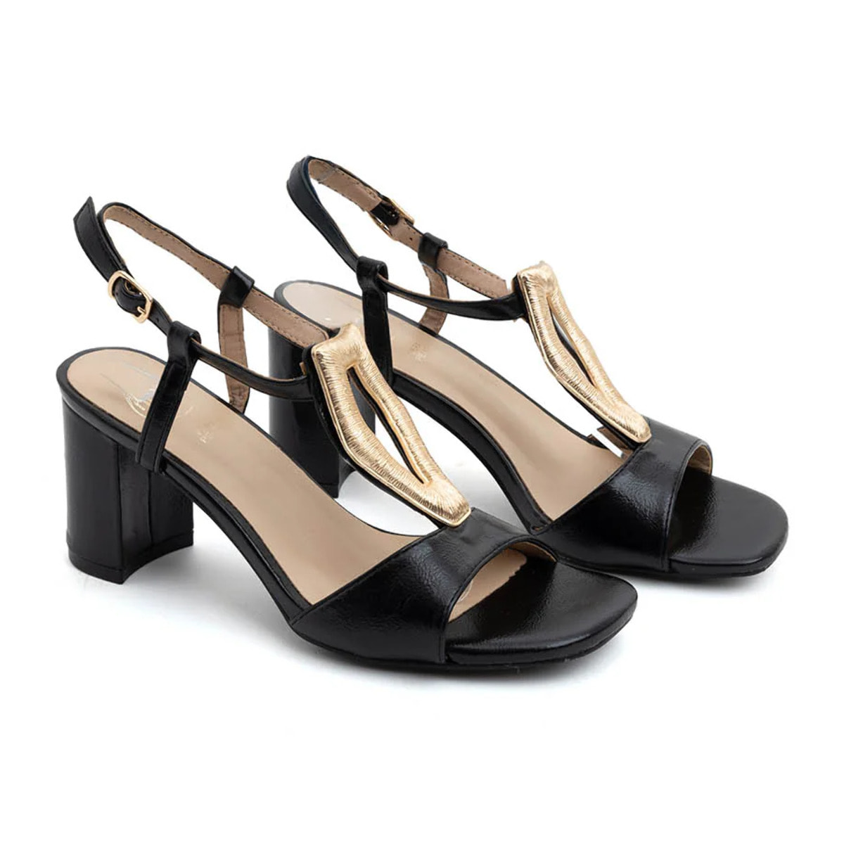 Sandalo in vernice con accessorio oro - NERO