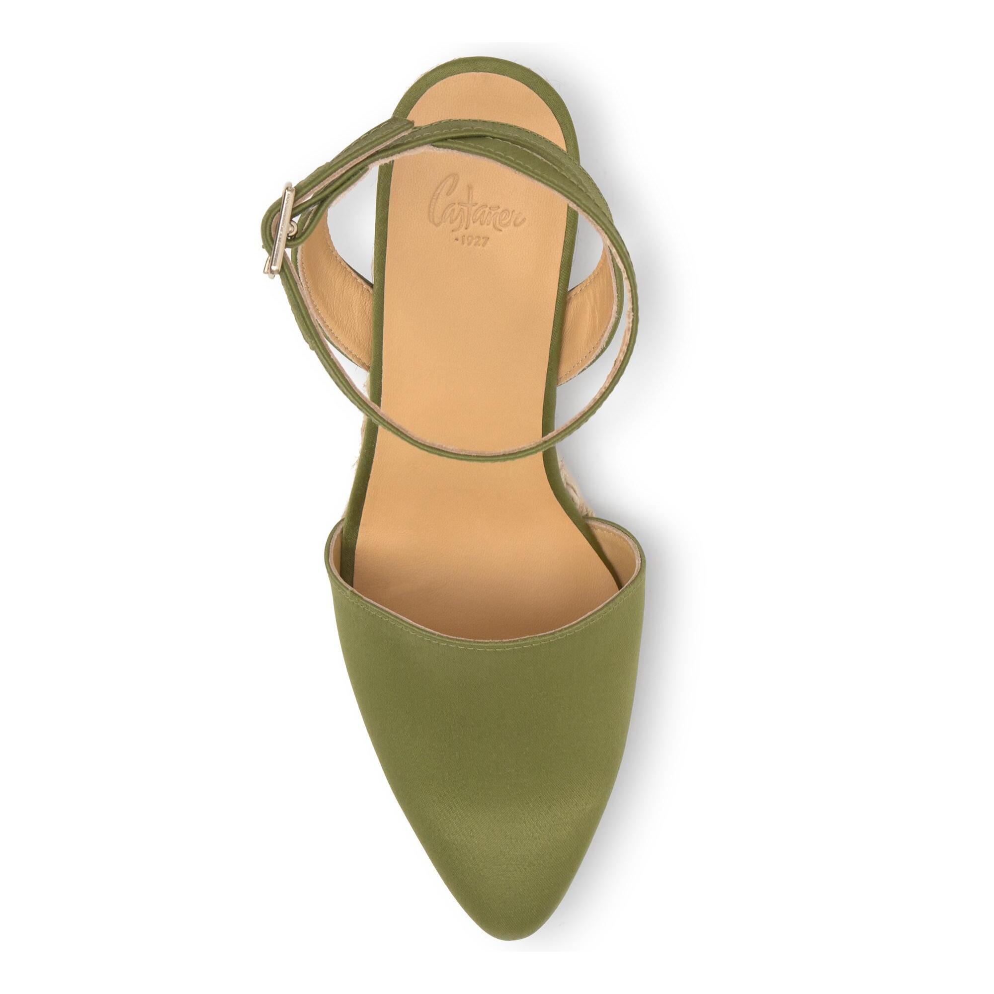 Alpargata Judi cuña de yute geométrica en raso con pulsera y punta afilada