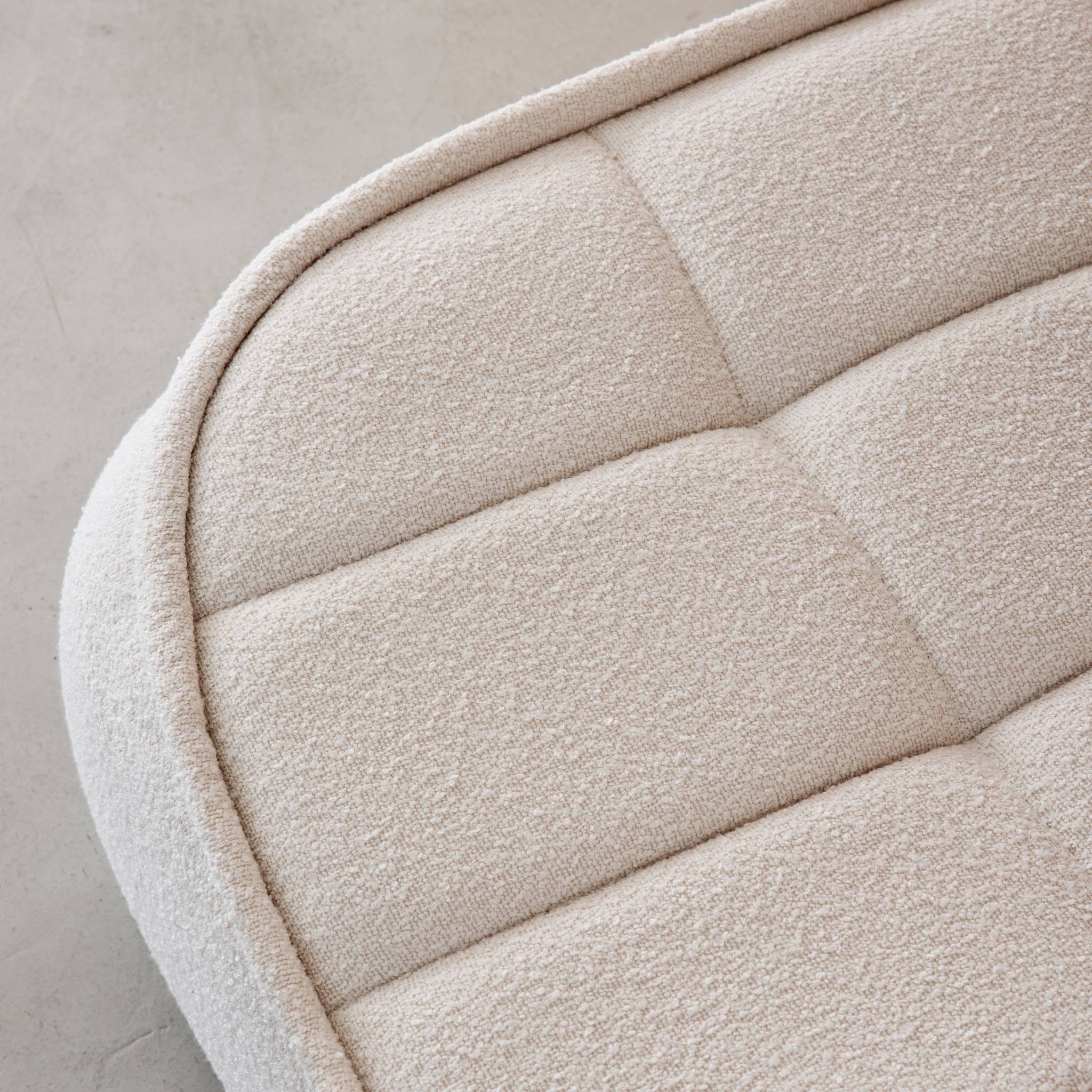 Chauffeuse bouclette texturée 1 place blanc cassé L 93 x P 104 x H 85cm - Boni