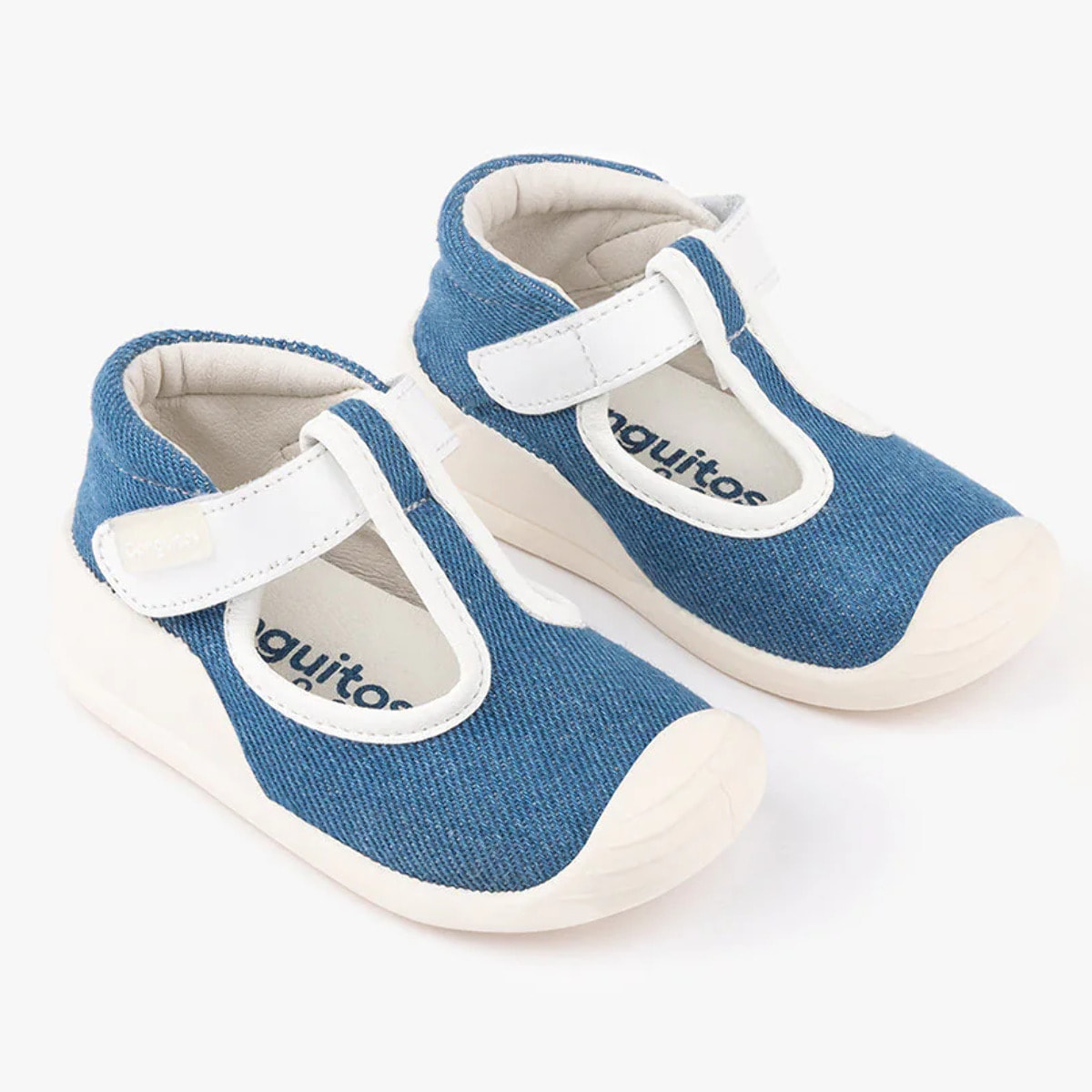 Sneakers in  per i primi passi del bambino