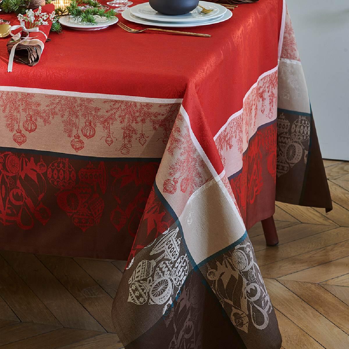 Nappe anti tache pur coton jacquard Couronne de noel rouge