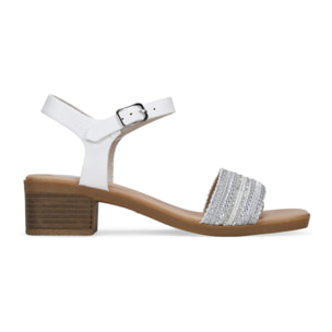 Sandalias de tacón blancas con brillantes