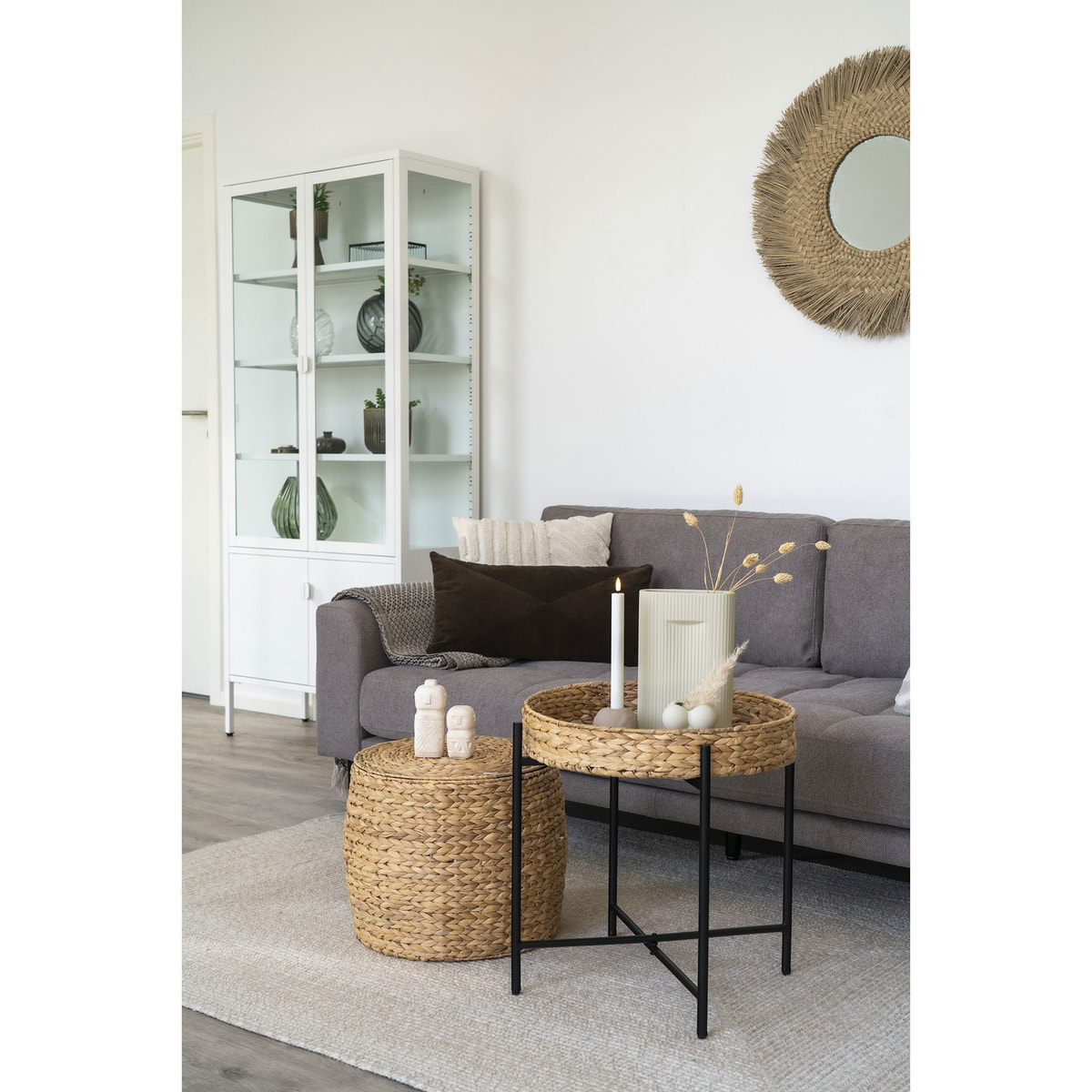 Statuetta decorativa in cemento beige con motivo tribale 5,5x10 cm