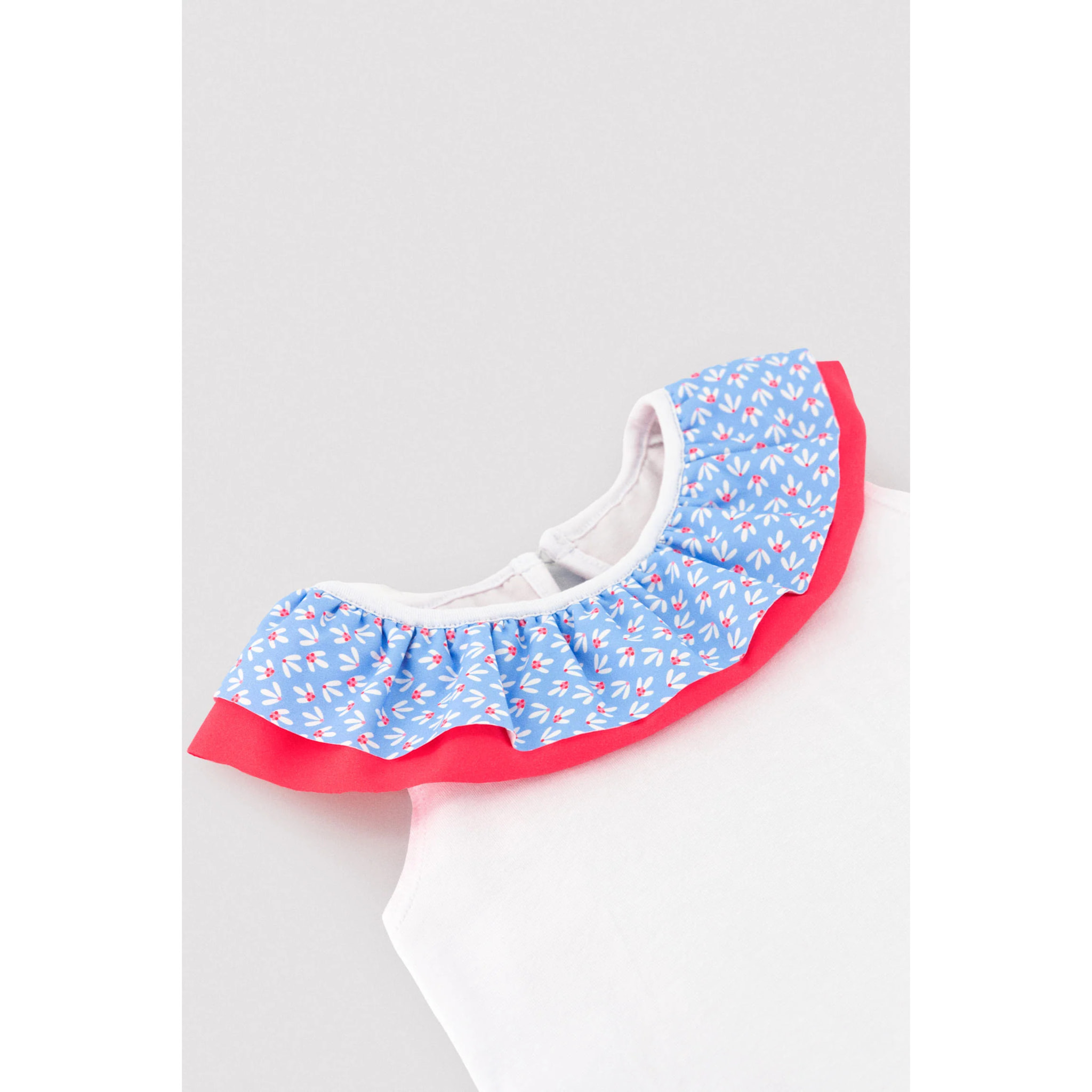 Set tessile con maglietta senza maniche