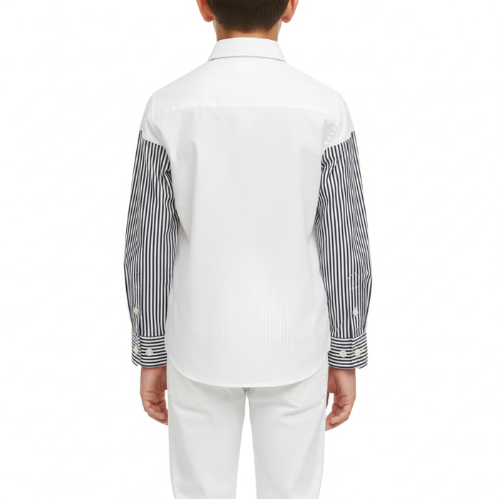 Camicia a righe con logo ricamato sul petto