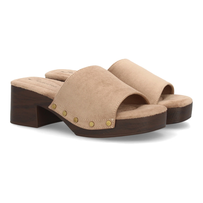 Zueco mujer tacón cómodo verano con tachuelas