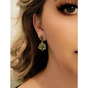 Pendiente Flor Cami en dorado relieve testura