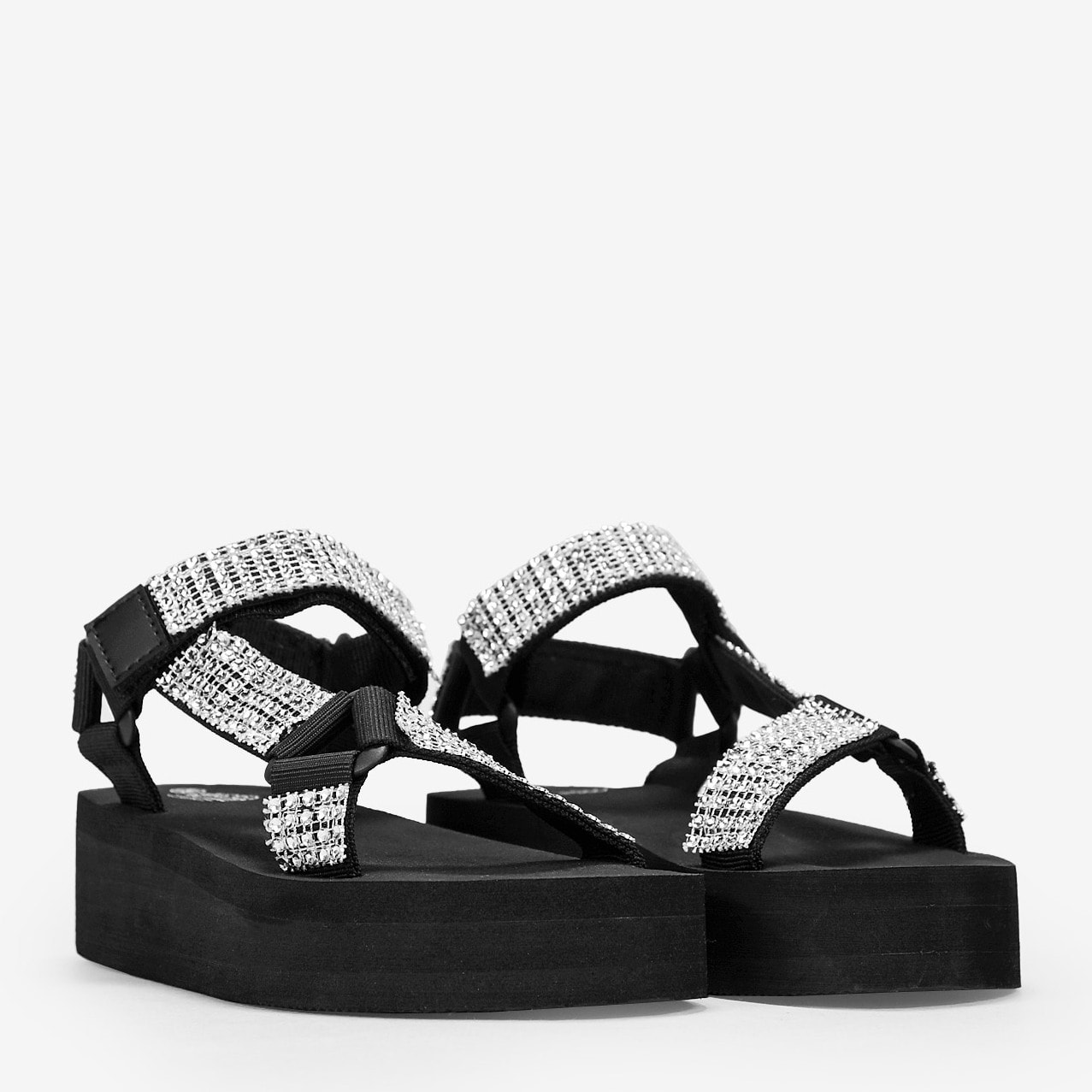 Sandalias deportivas negras con plataforma y brillantes