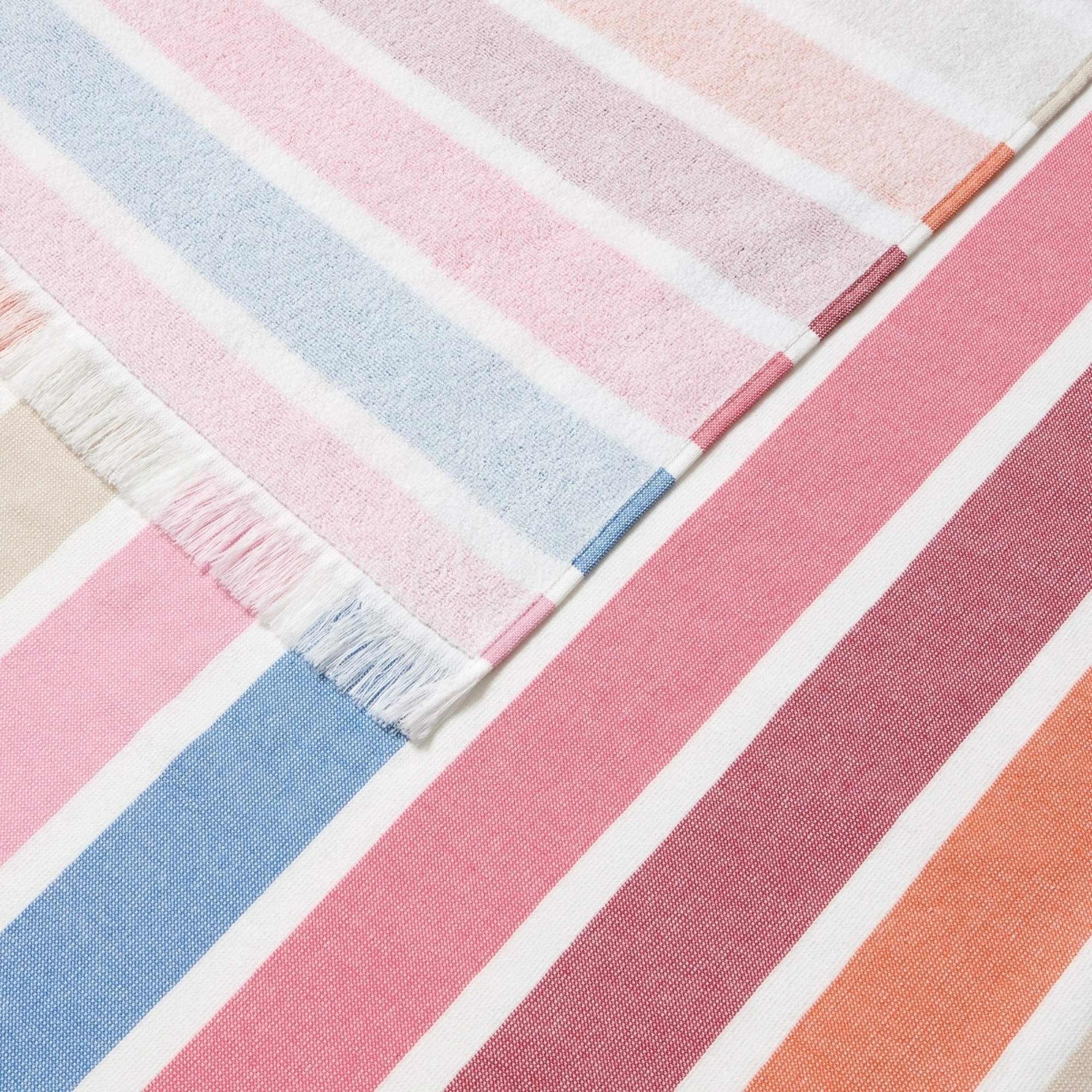 Toalla doble faz tejido y rizo Bita color rosa