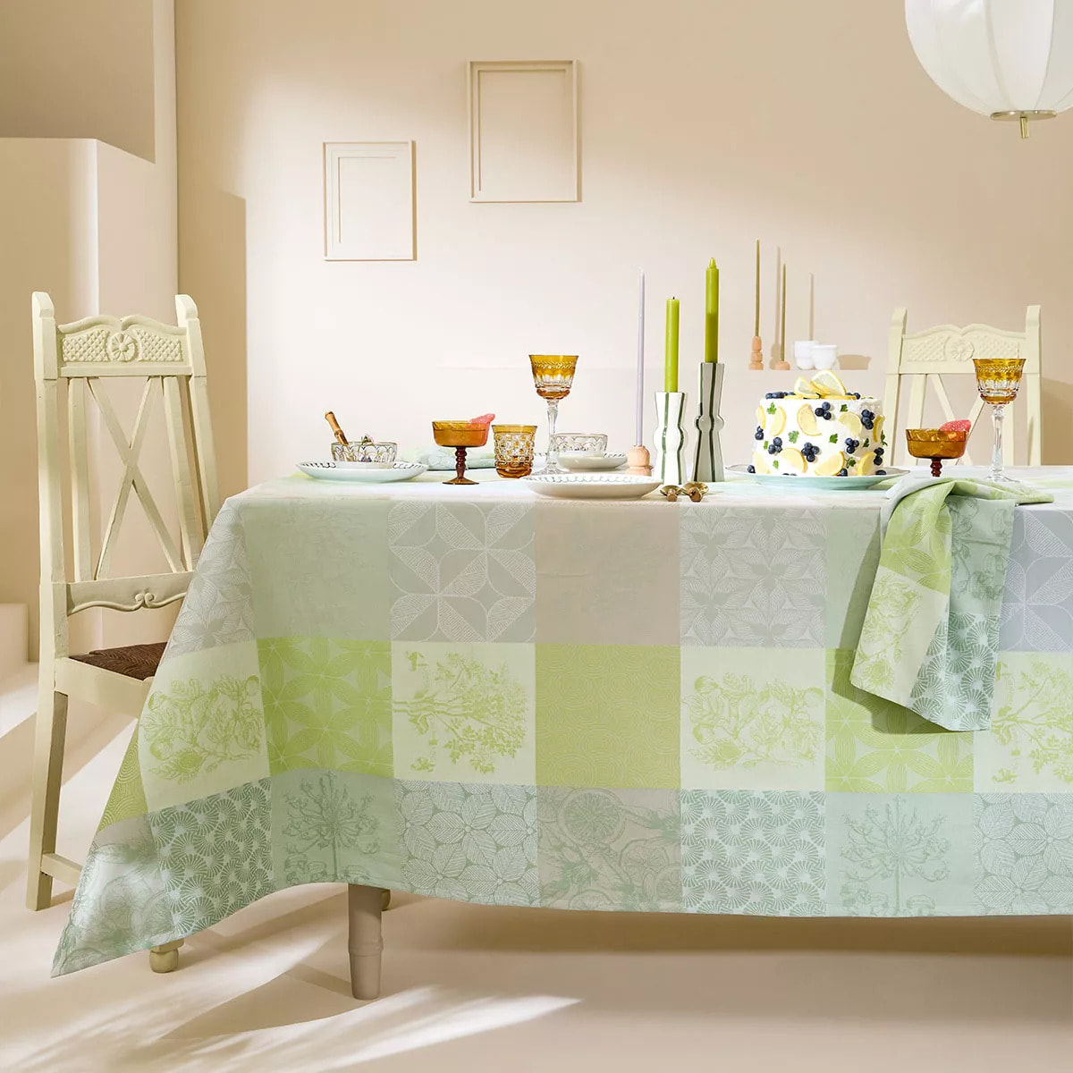 Chemin de table pur coton motif jacquard beige vert Mille parfums verde