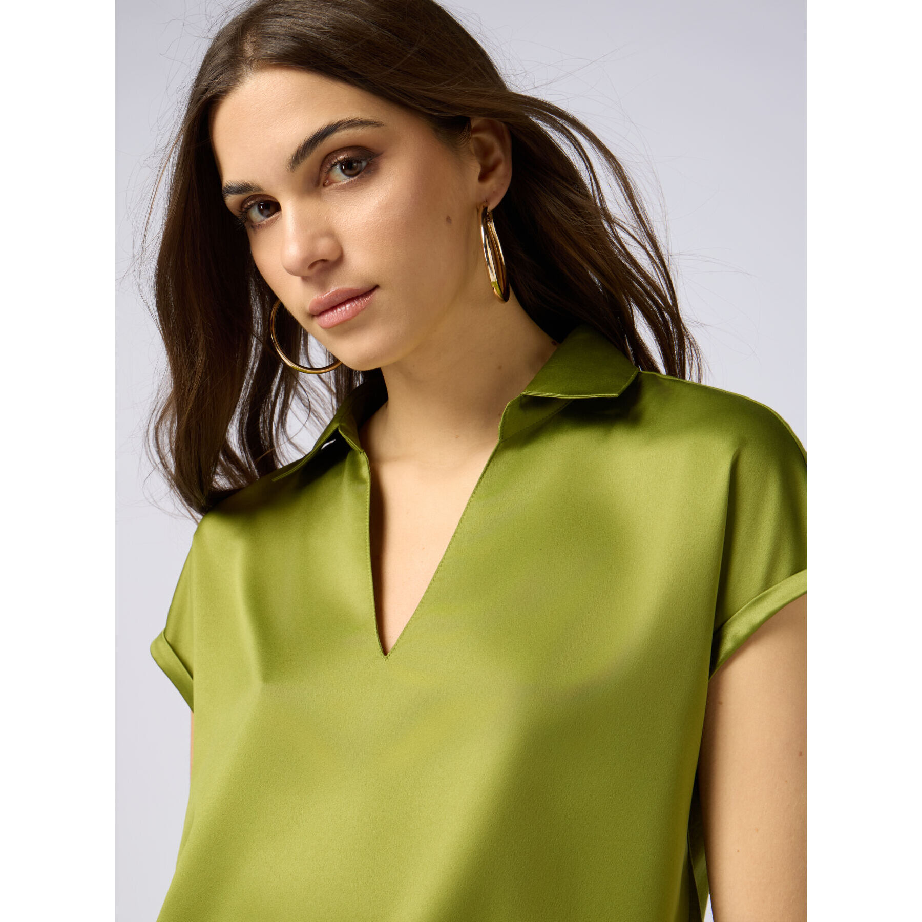 Oltre - Camiseta bimatérica con escote en V - Verde