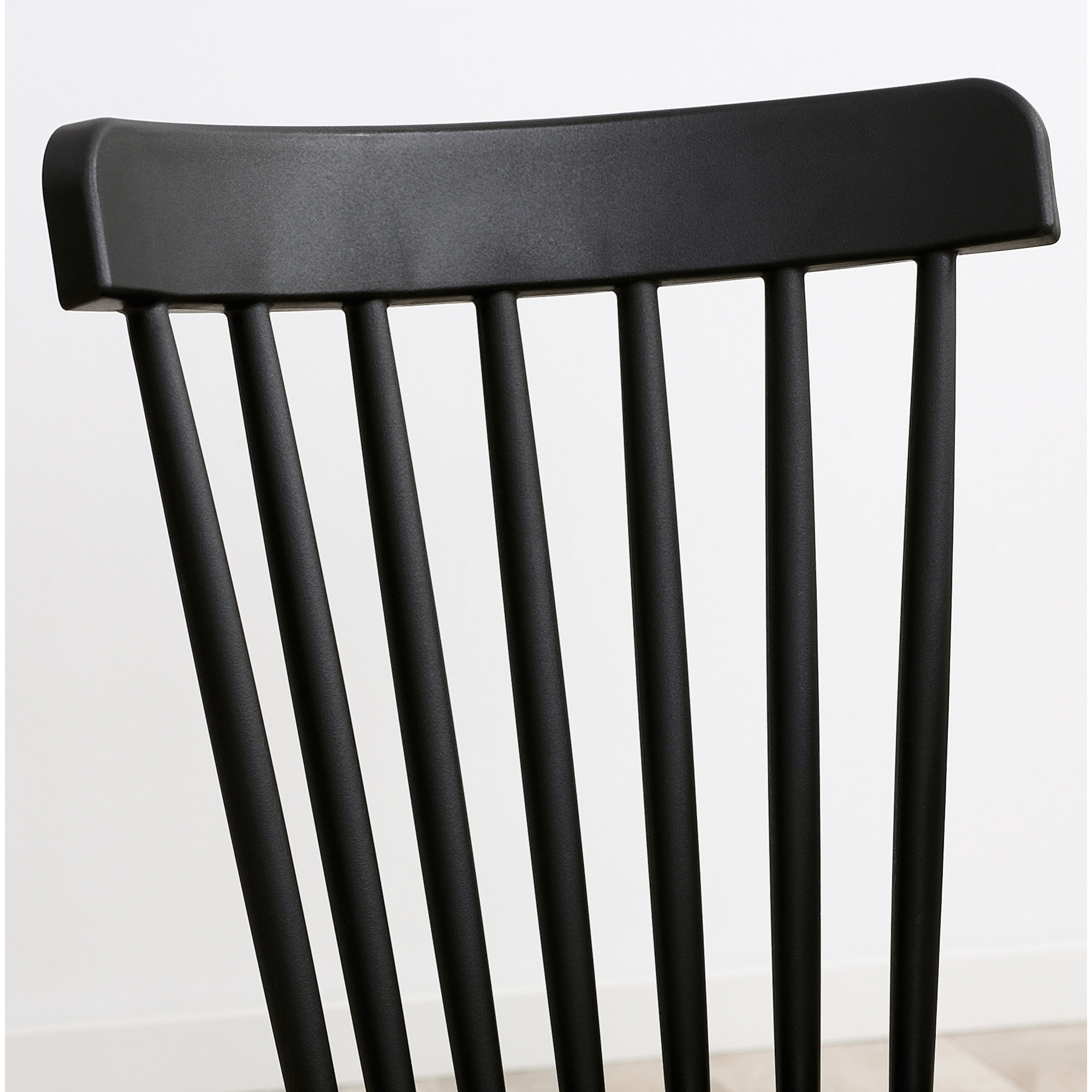 Lot de 4 chaises de salle à manger style scandinave piètement bois hêtre PP noir