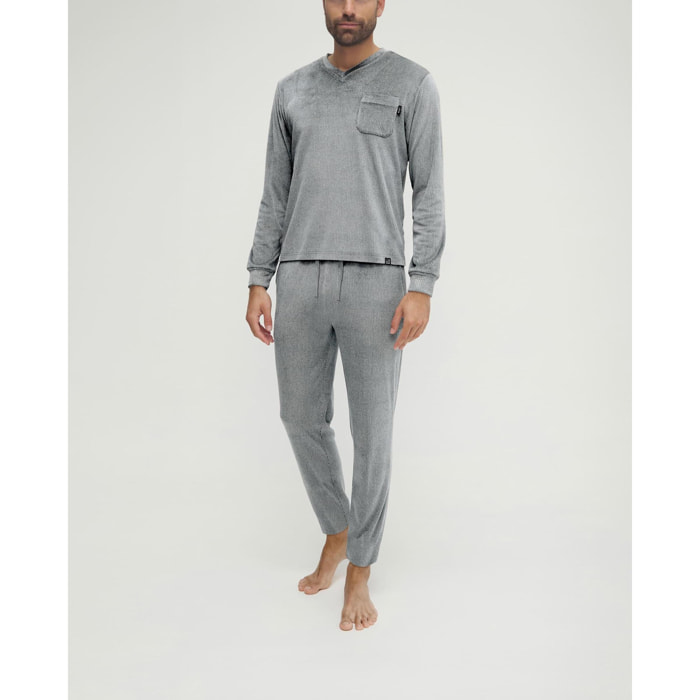 Pijama hombre cuello pico