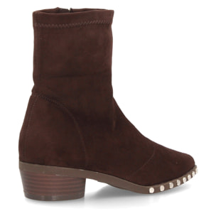 Botines de mujer con tachuelas decorativas
