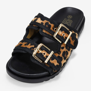 Sandalias planas de leopardo con hebillas