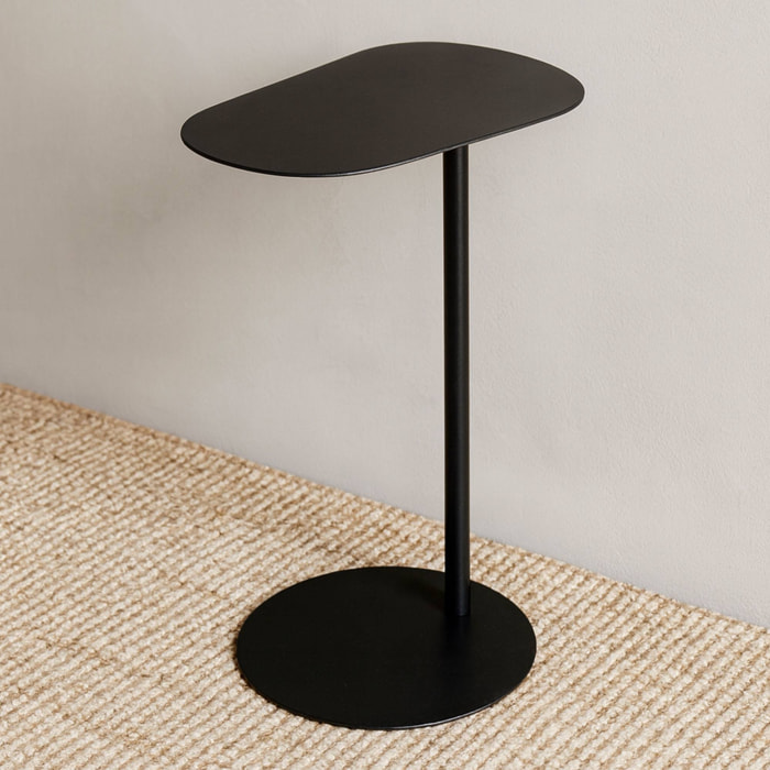 Mesa auxiliar de forma orgánica en color negro 35x25x53cm