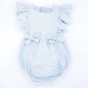 Pelele estampado vichy azul, con volantes en las sisas y lazos en la cintura.