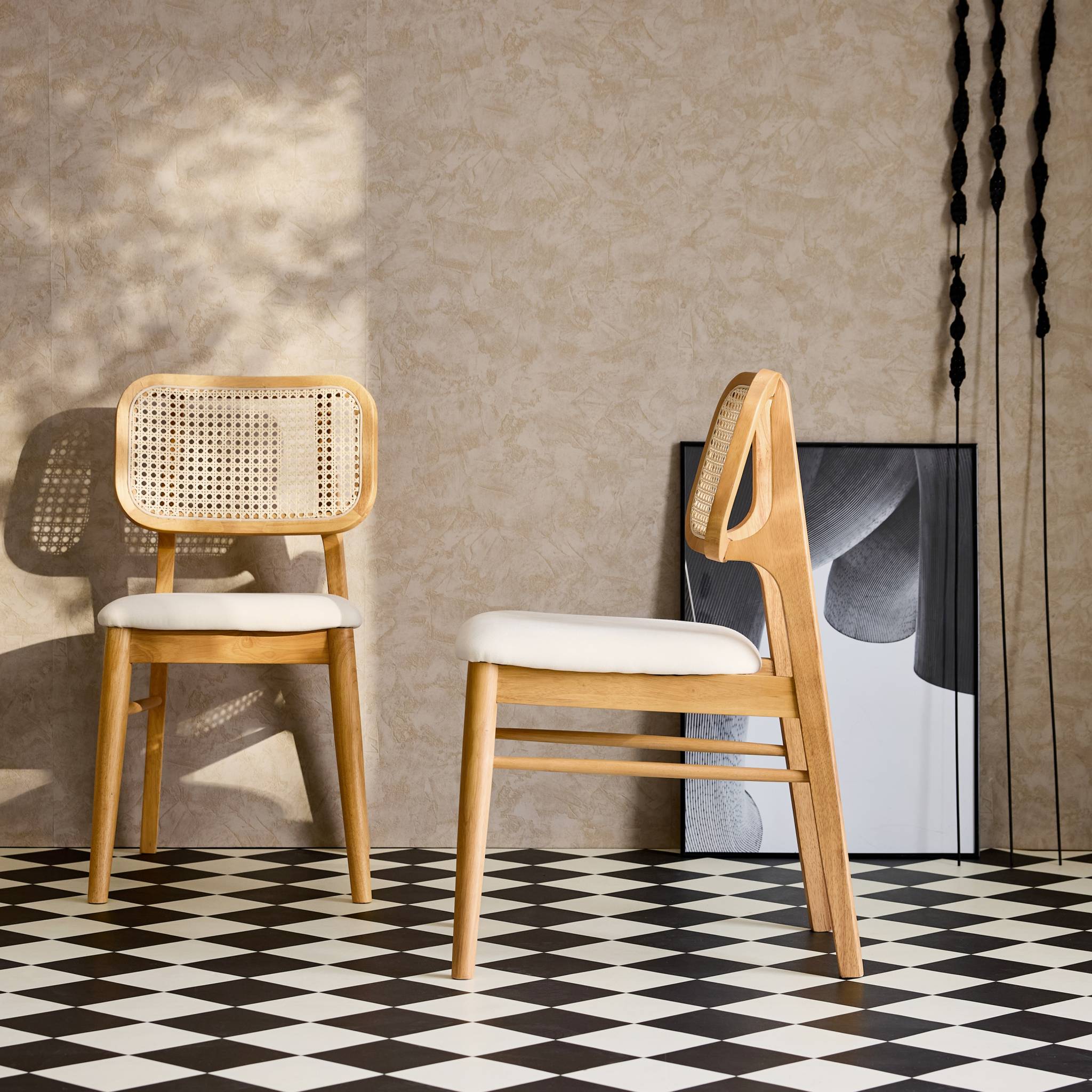 Lot de 2 chaises bois d'hévéa. cannage et tissu beige. bohème. L 43 x P 55 x H 81cm