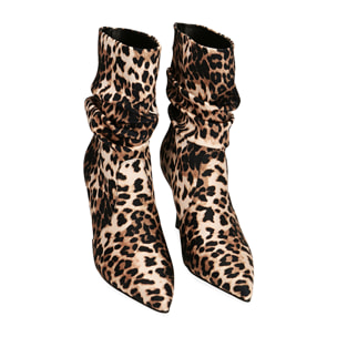 Ankle boots leopardo en satén, tacón 8,5 cm