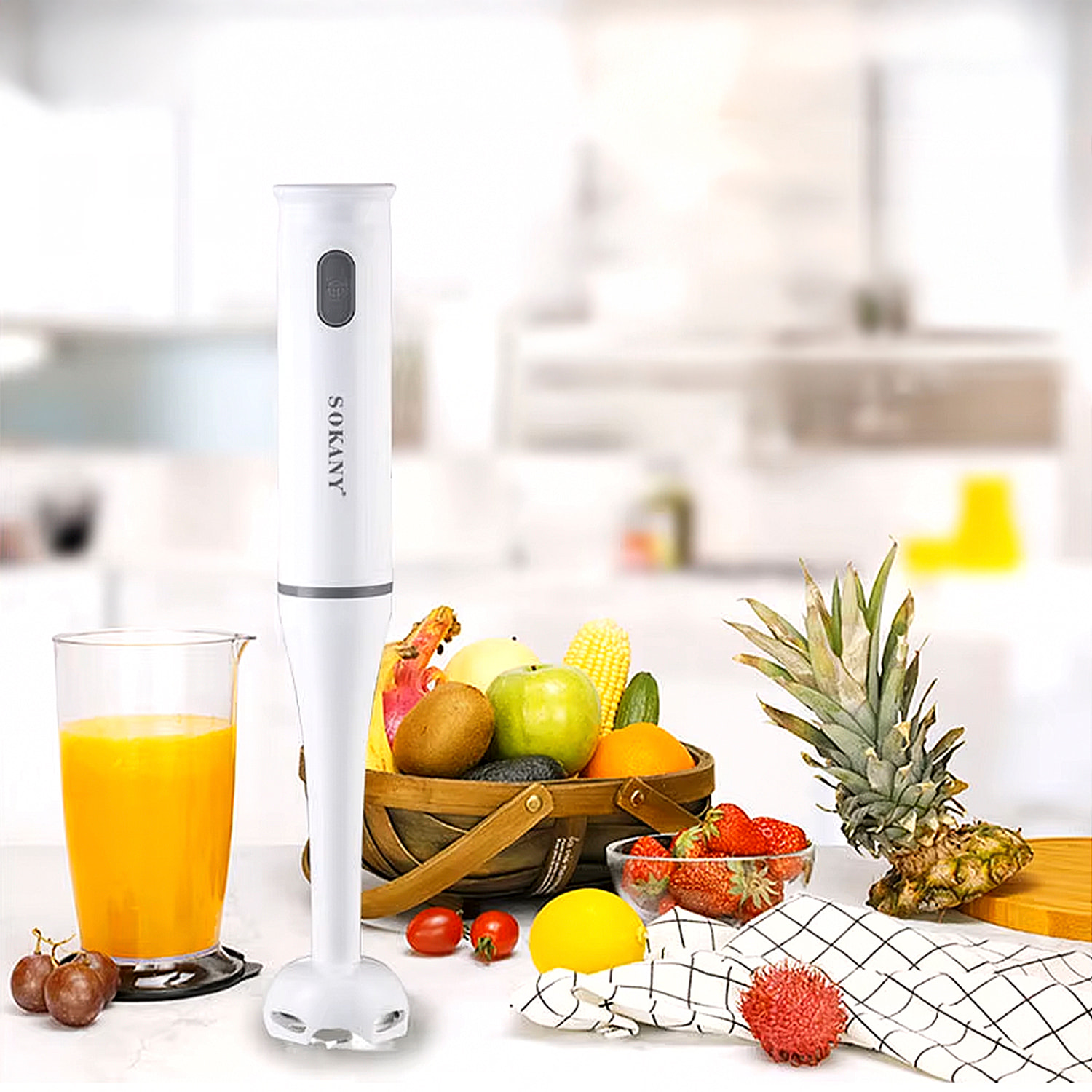 Frullatore a mano da 200W con lame in acciaio inox. Adatto per lavastoviglie.