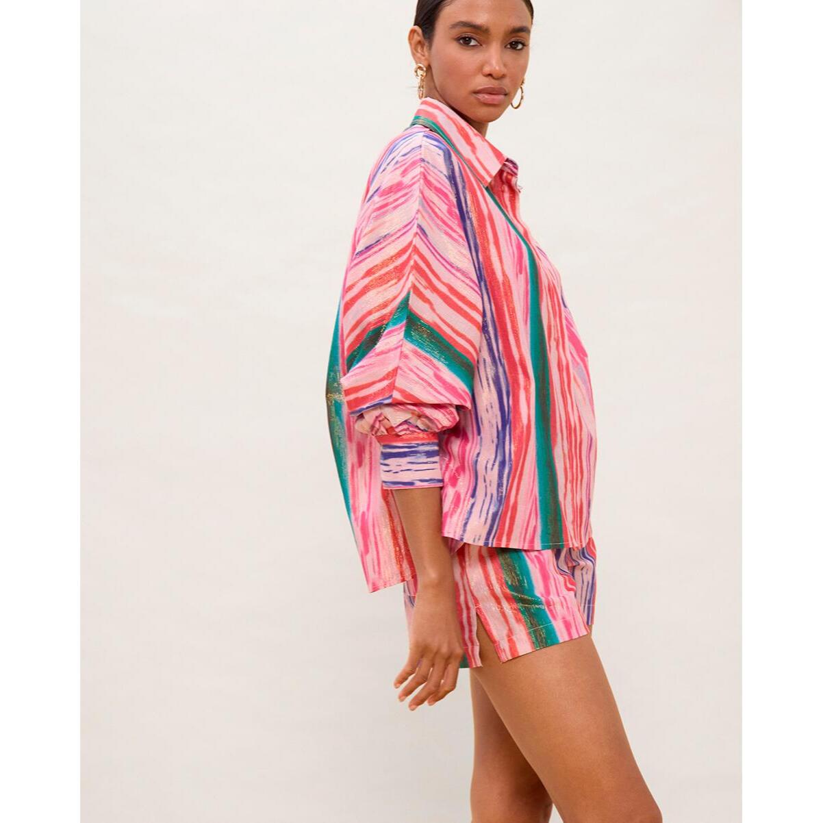 Camicia stampata in colori vivaci