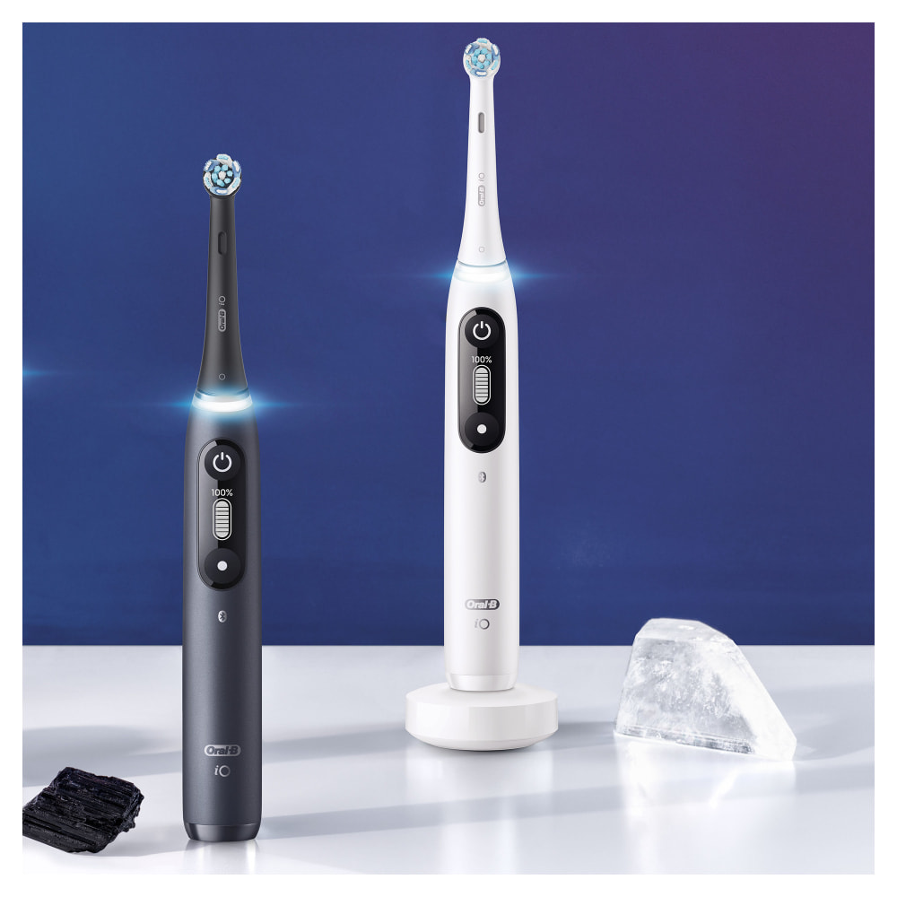 Oral-B iO 7W - Avec Etui de Voyage et Pochette - Noire - Brosse À Dents Électrique