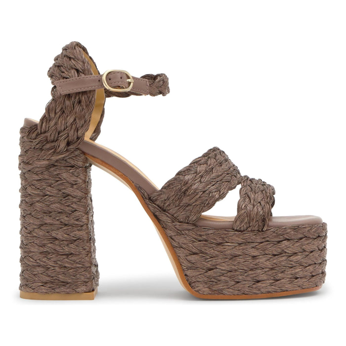 Sandalia fresa tacón 13 cm en rafia teñida con plataforma forrada