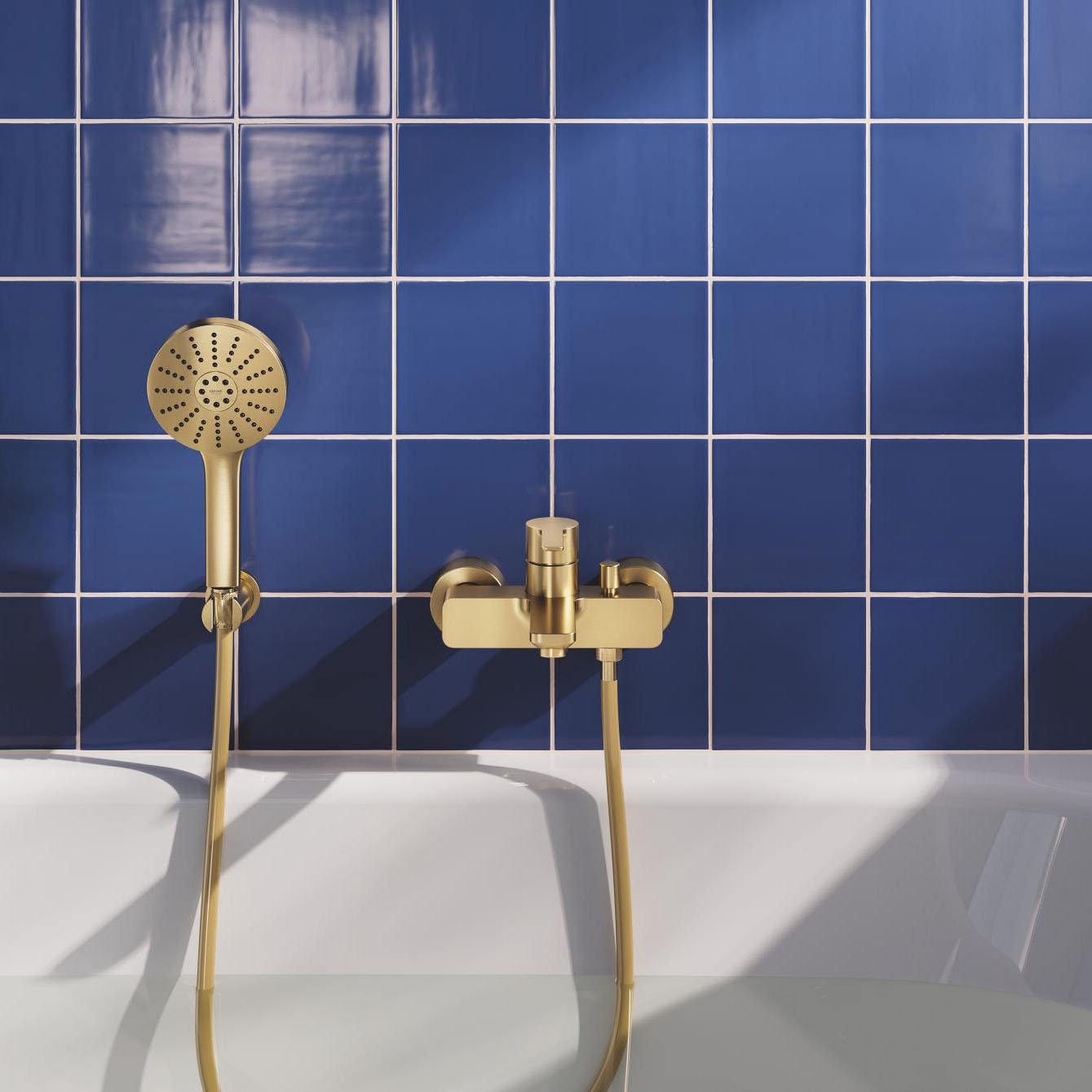 Ensemble de douche 3 jets avec support mural - Cool Sunrise brossé