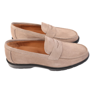 Mocassino in camoscio con fondo light