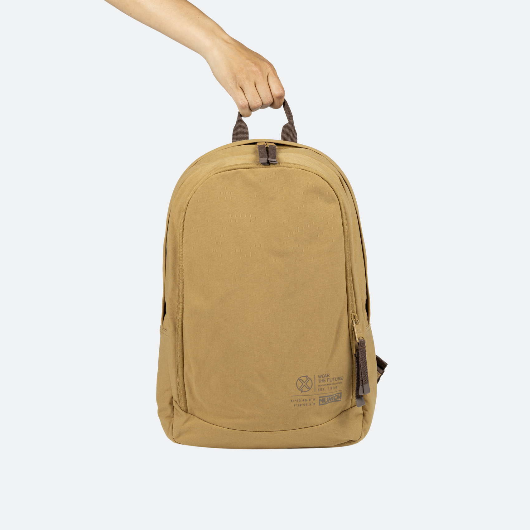 Mochila Sostenible de Doble Compartimento Mostaza TECA RECYCLED. BACKPACK.