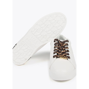 Sneakers con dettaglio LC traforato