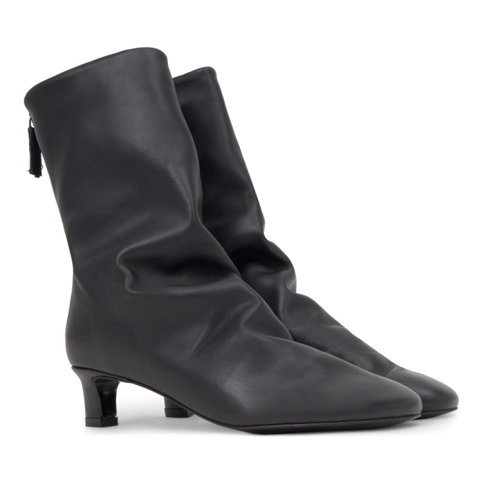 Botín de tacón Alegra en napa con cierre de cremallera