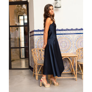 Vestido midi con escote asimétrico
