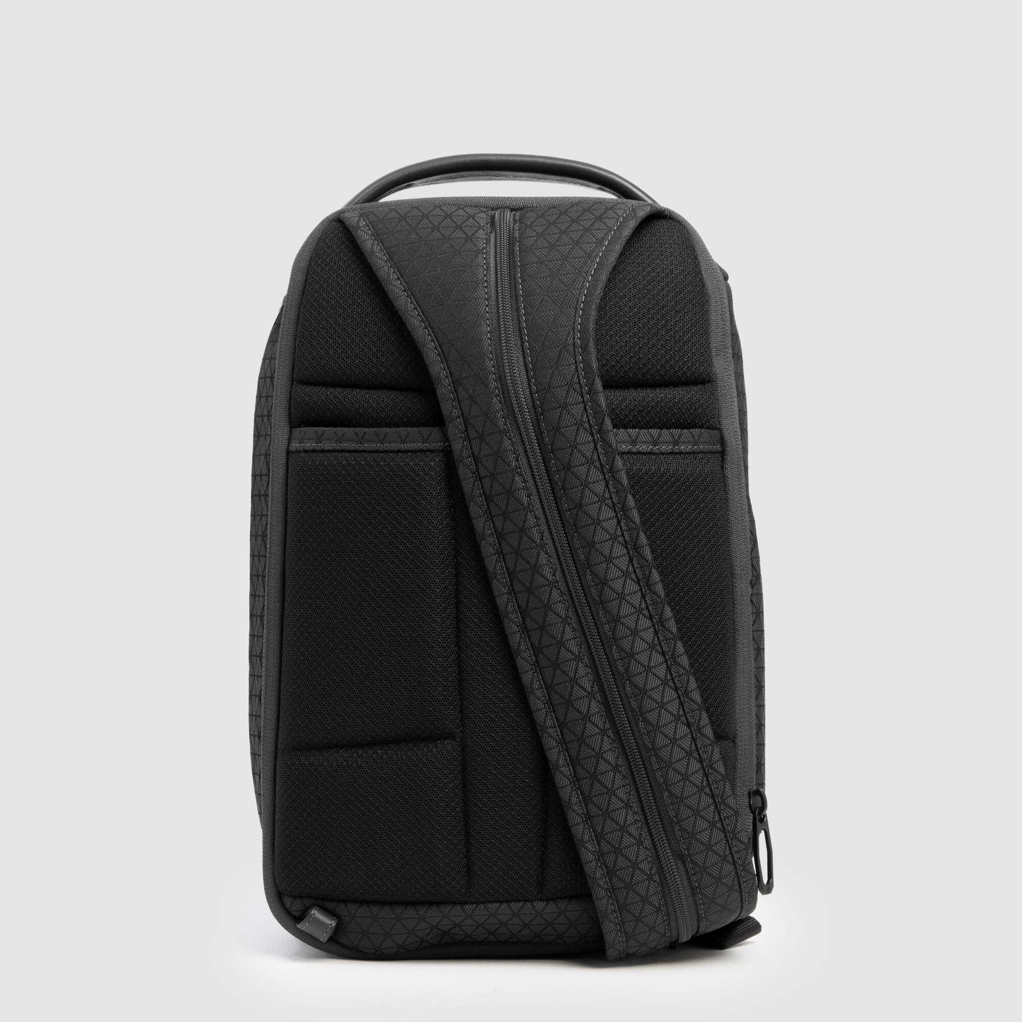 Piquadro Zaino monospalla uomo in tessuto riciclato