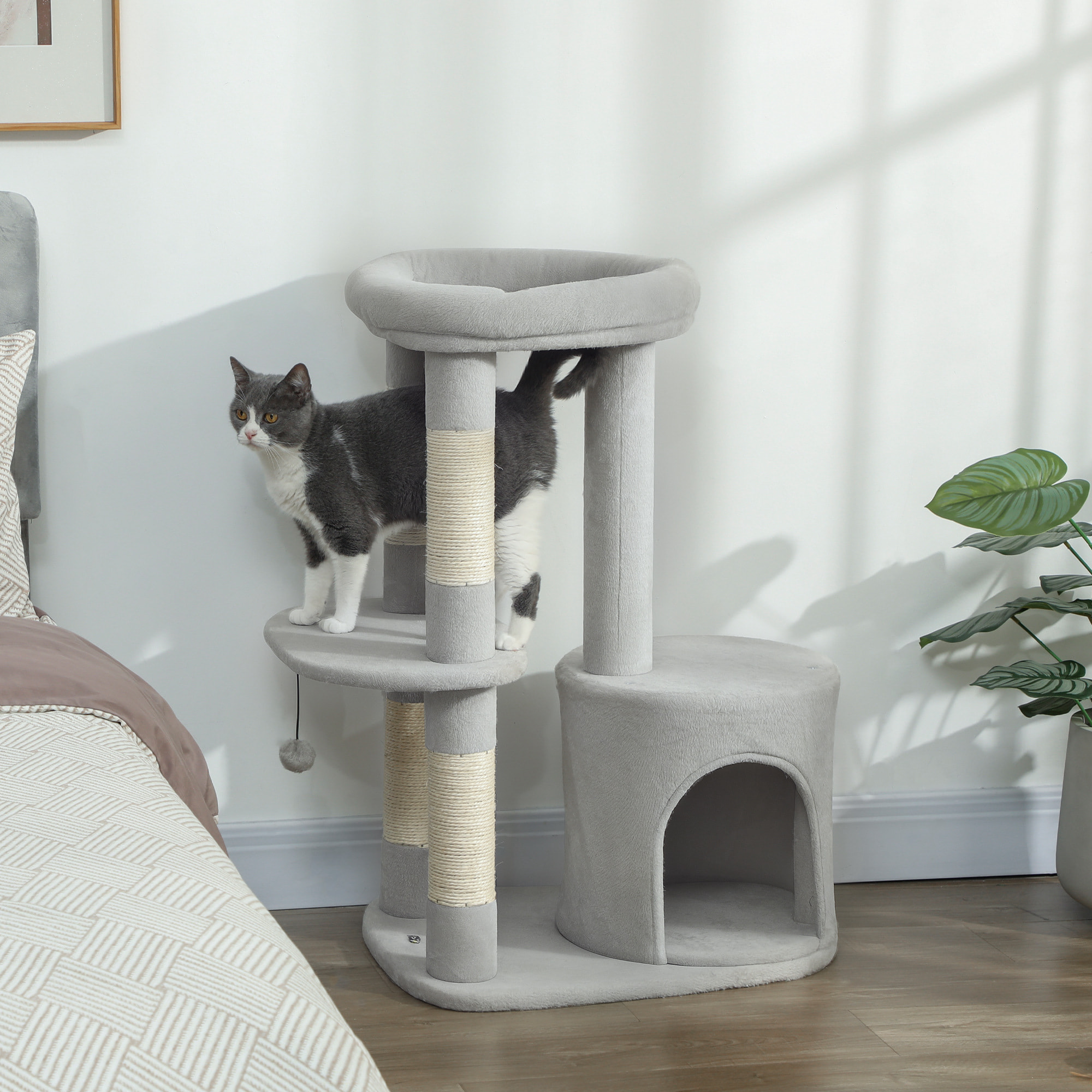 Arbre à chat design gris clair arrondi H.90cm niche 2 plateformes boule griffoirs
