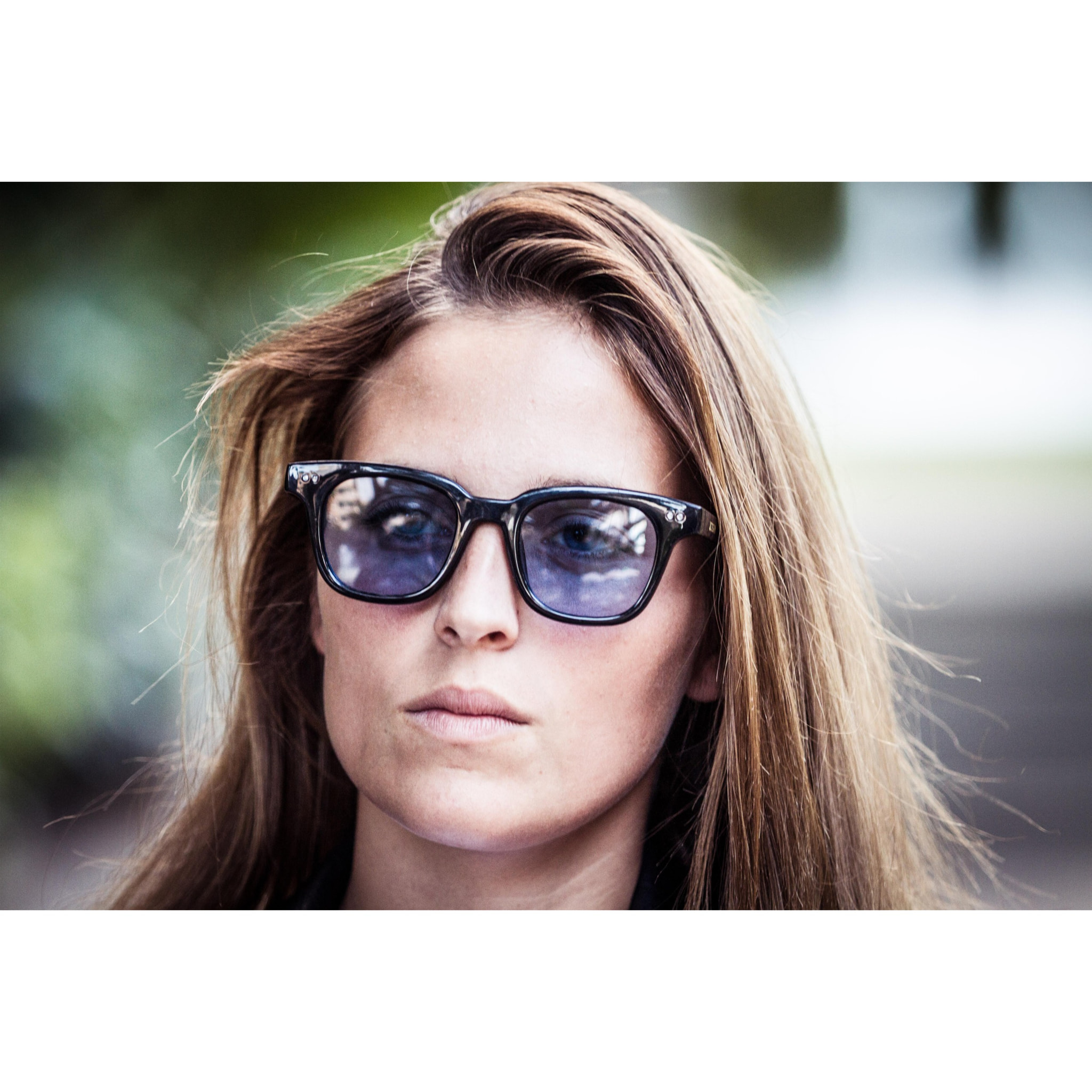 Gafas de sol PALO ALTO SAMUI - Negro brillante y bisagra de metal / De pc plana de color azul