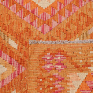 Tapis kilim, motif ethnique, artisanal en laine naturelle