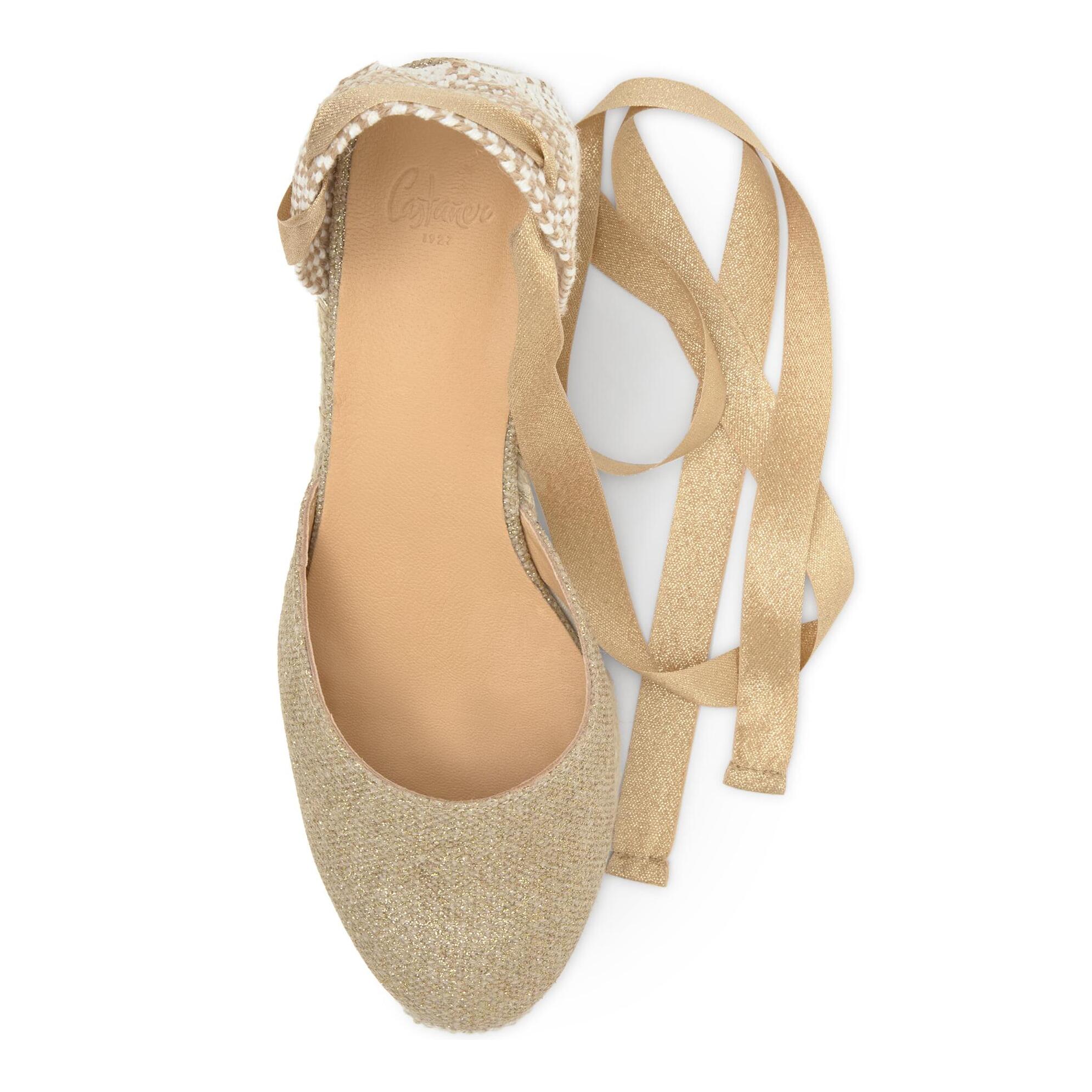 Alpargata de cuña Carina en lino metalizado con cierre de cintas